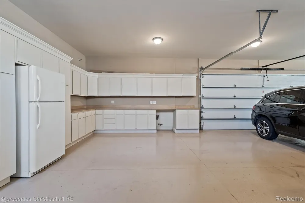 595 Ridge Point Drive Dundee Village, MI 48131