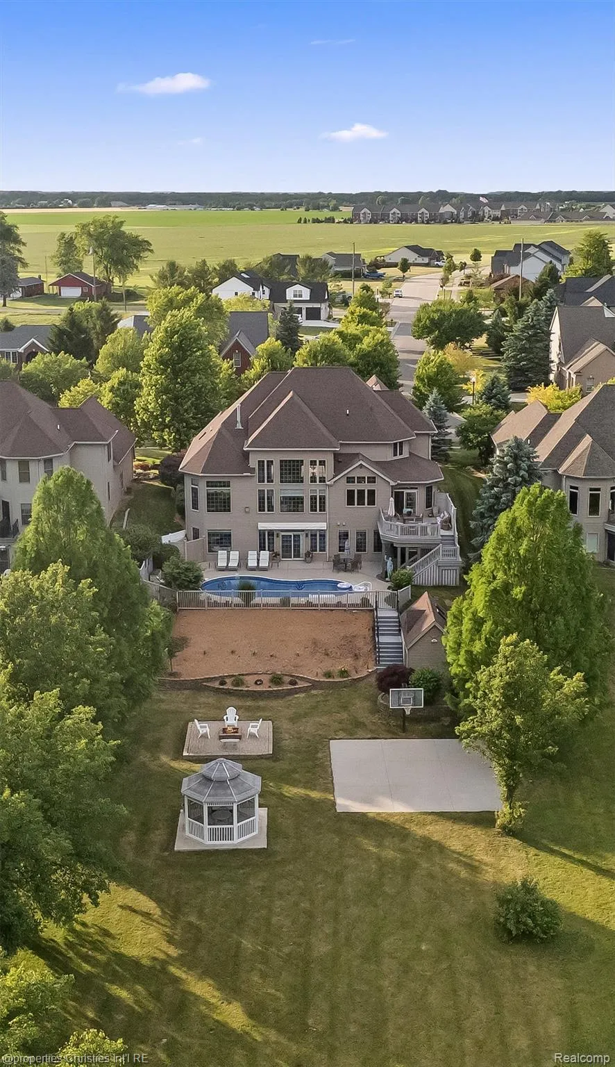 595 Ridge Point Drive Dundee Village, MI 48131