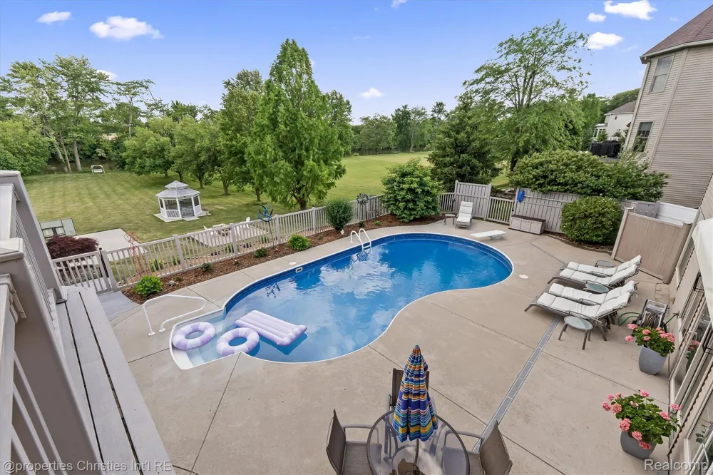595 Ridge Point Drive Dundee Village, MI 48131