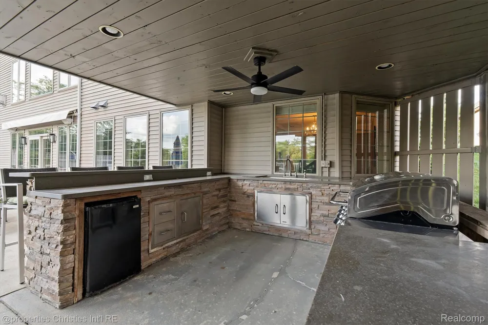 595 Ridge Point Drive Dundee Village, MI 48131