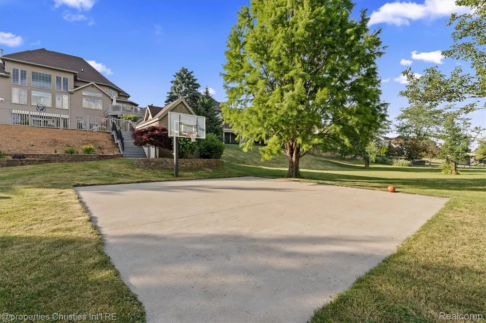595 Ridge Point Drive Dundee Village, MI 48131