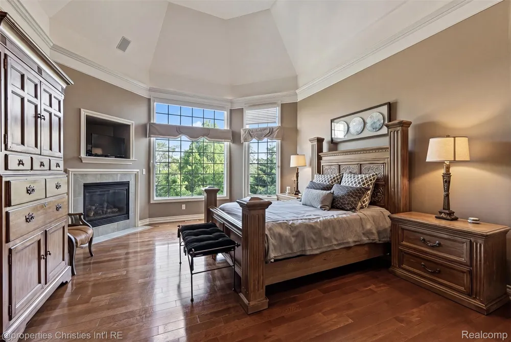 595 Ridge Point Drive Dundee Village, MI 48131