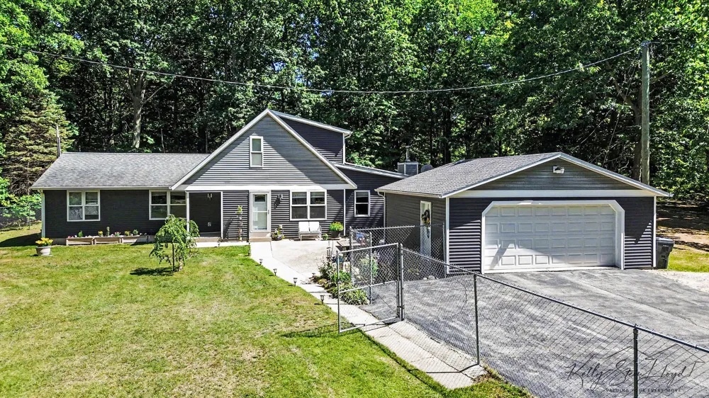 17566 Blue Star Memorial Highway South Haven Charter Township, MI 49090