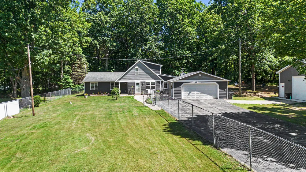 17566 Blue Star Memorial Highway South Haven Charter Township, MI 49090