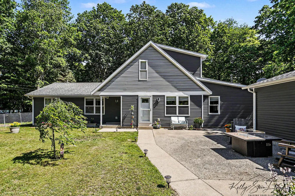 17566 Blue Star Memorial Highway South Haven Charter Township, MI 49090