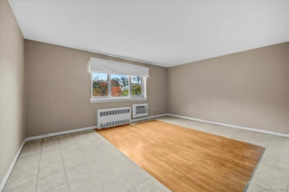 8935 155th Ave #3M Howard Beach, NY 11414