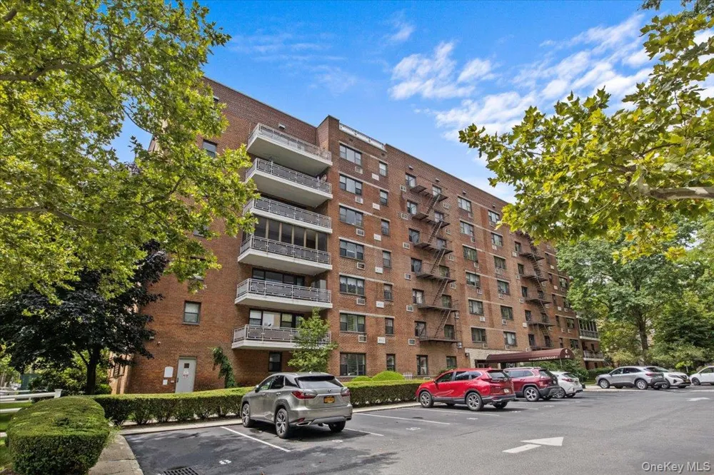8935 155th Ave #3M Howard Beach, NY 11414