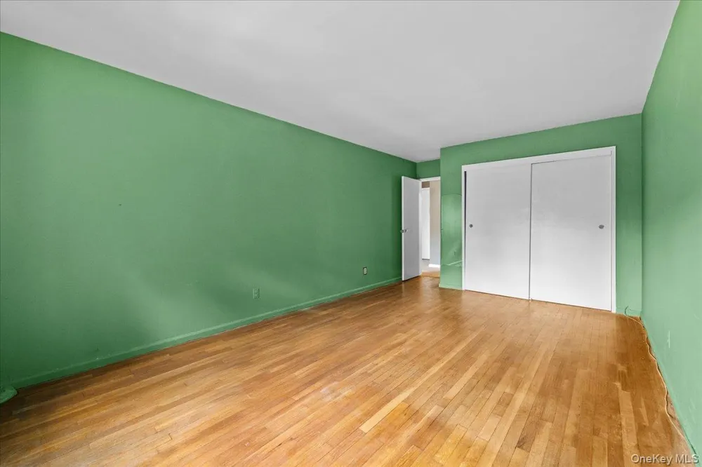 8935 155th Ave #3M Howard Beach, NY 11414