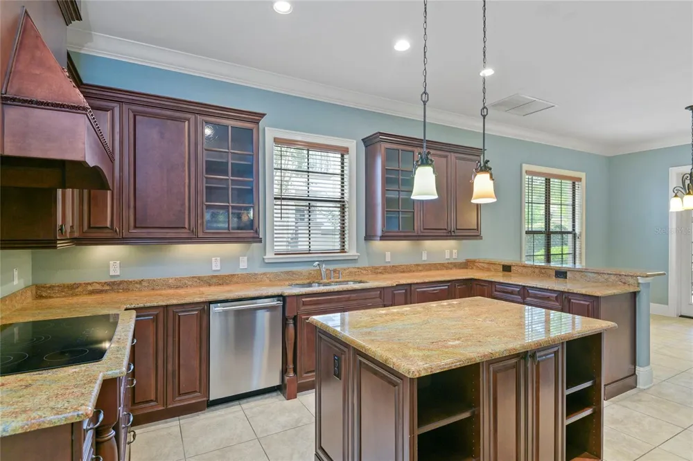 1421 CHAPMAN CIRCLE Winter Park, FL 32789