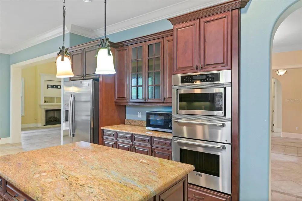 1421 CHAPMAN CIRCLE Winter Park, FL 32789