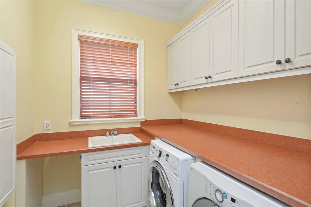 1421 CHAPMAN CIRCLE Winter Park, FL 32789