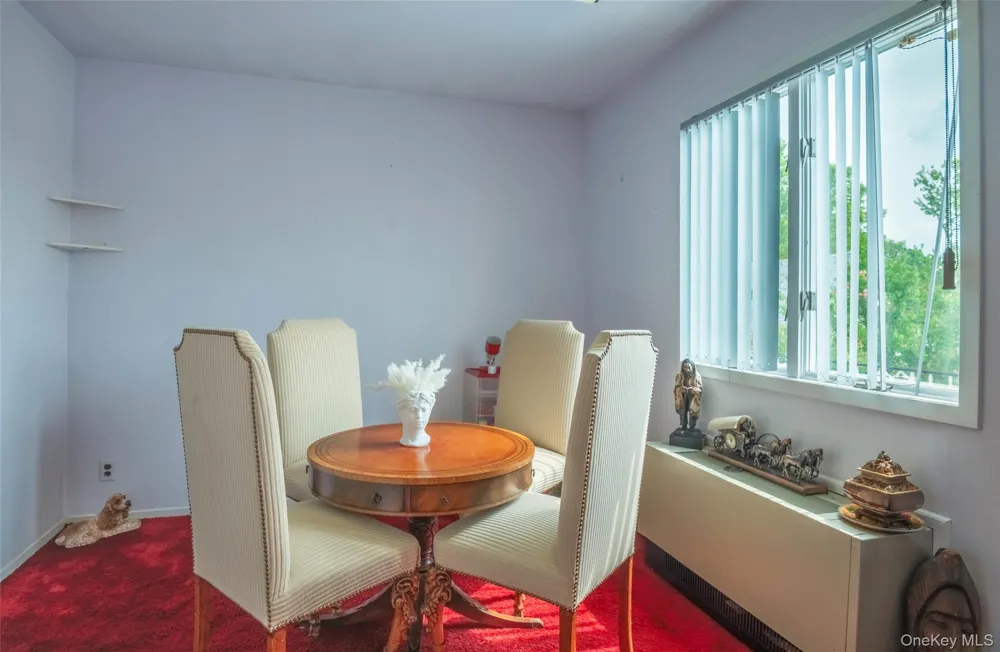 52-04 Redfield Street Douglaston, NY 11362
