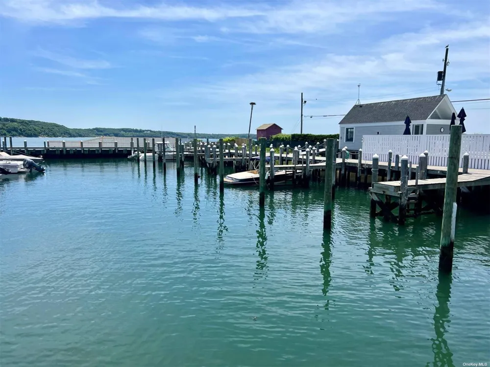8 Oyster Point Greenport, NY 11944