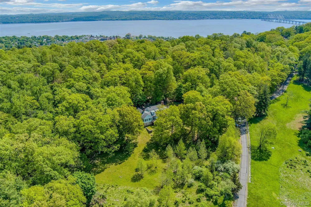 982 Bradley Parkway Blauvelt, NY 10913