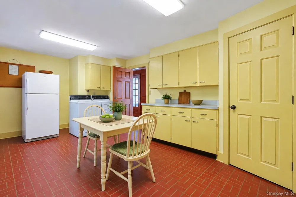 982 Bradley Parkway Blauvelt, NY 10913