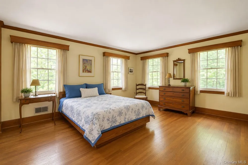 982 Bradley Parkway Blauvelt, NY 10913