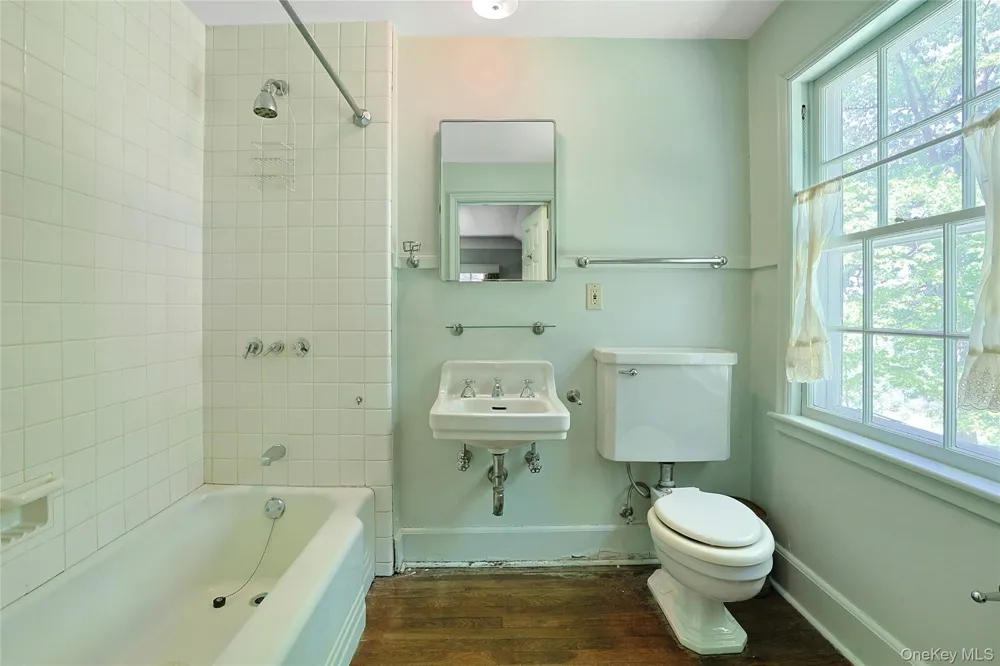 982 Bradley Parkway Blauvelt, NY 10913