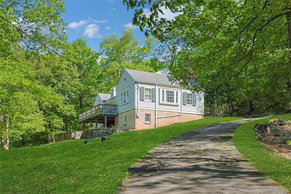 982 Bradley Parkway Blauvelt, NY 10913