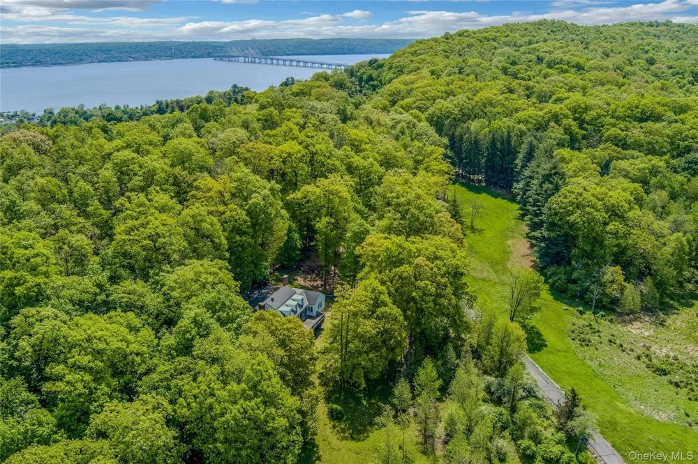 982 Bradley Parkway Blauvelt, NY 10913