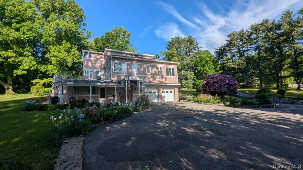 11 Dyckman Drive Mohegan Lake, NY 10547