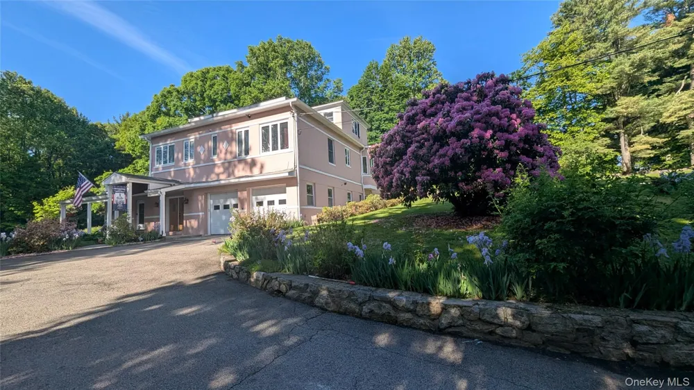 11 Dyckman Drive Mohegan Lake, NY 10547