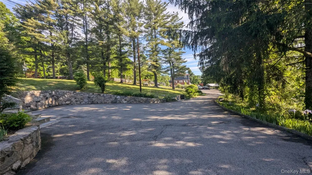 11 Dyckman Drive Mohegan Lake, NY 10547
