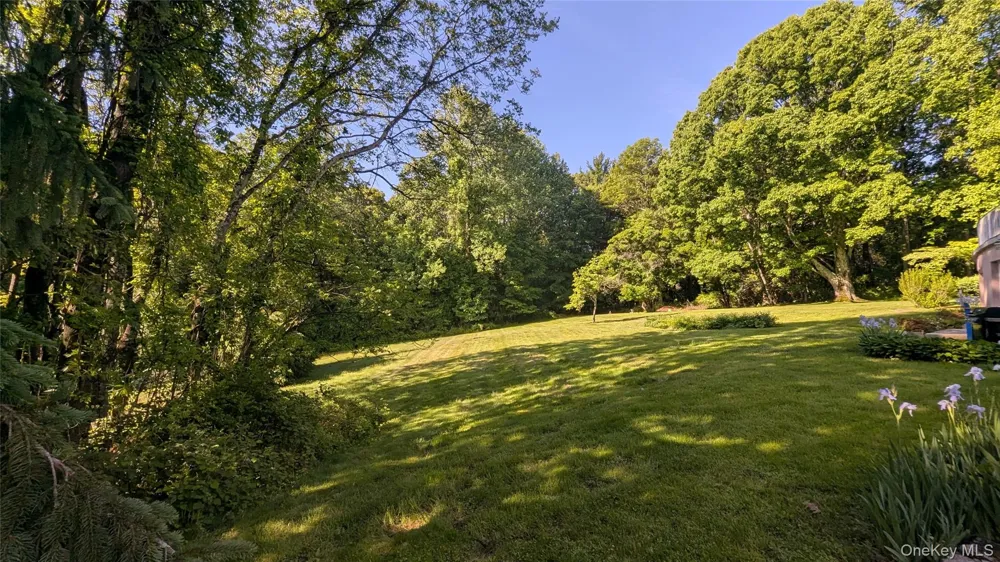 11 Dyckman Drive Mohegan Lake, NY 10547