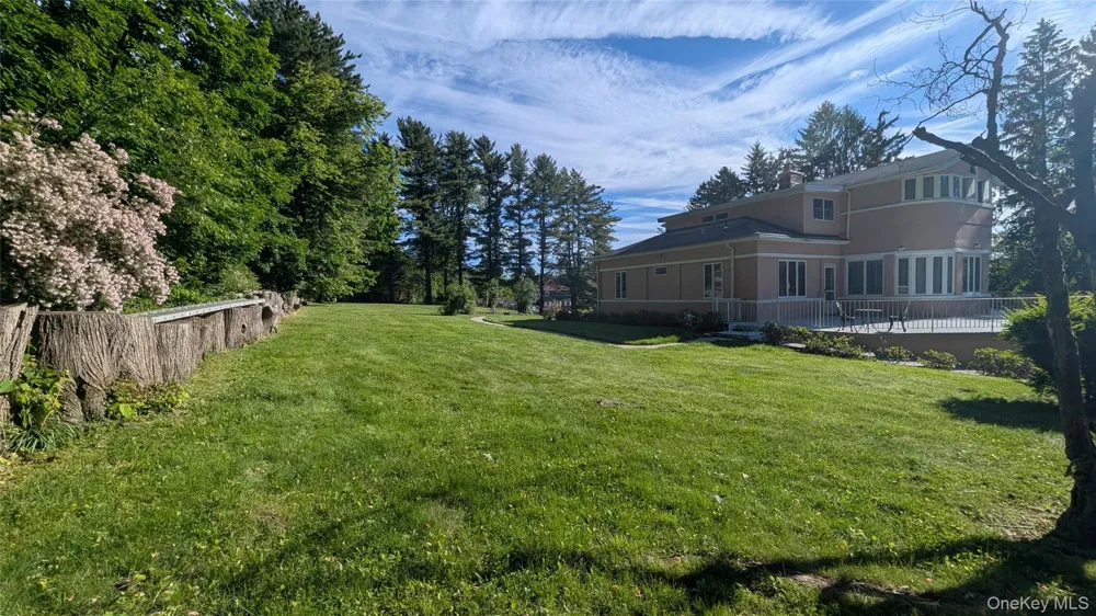 11 Dyckman Drive Mohegan Lake, NY 10547