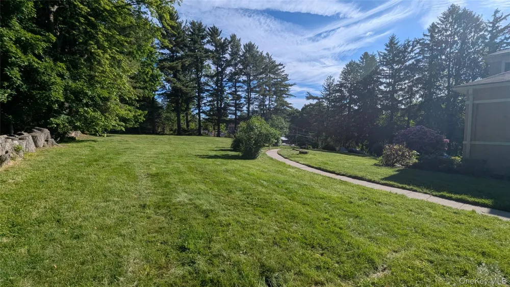 11 Dyckman Drive Mohegan Lake, NY 10547