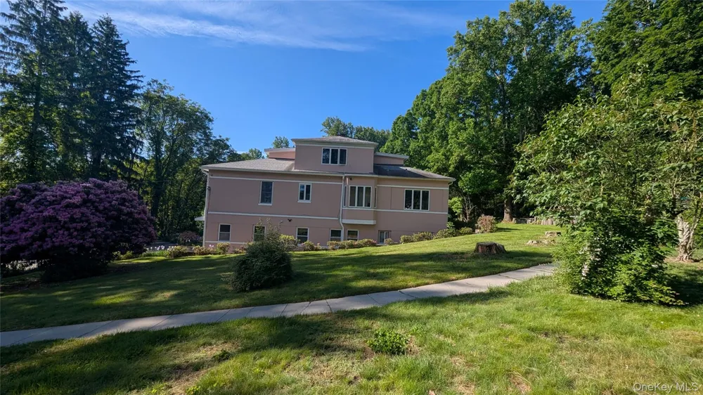 11 Dyckman Drive Mohegan Lake, NY 10547