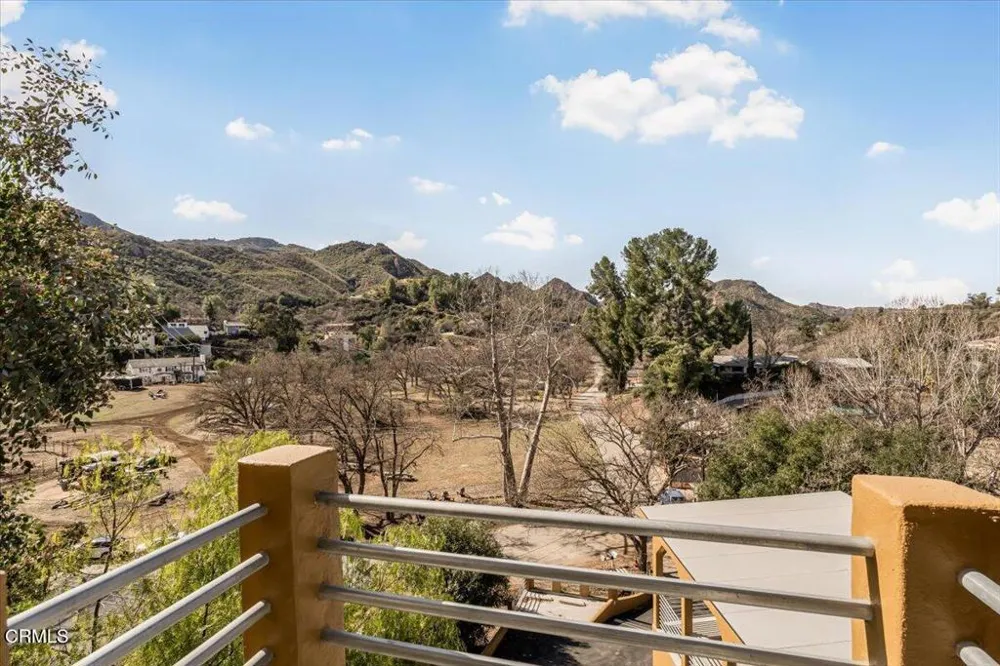 1944 Seminole Drive Agoura Hills, CA 91301