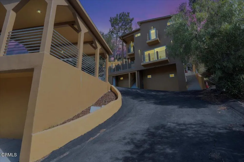 1944 Seminole Drive Agoura Hills, CA 91301