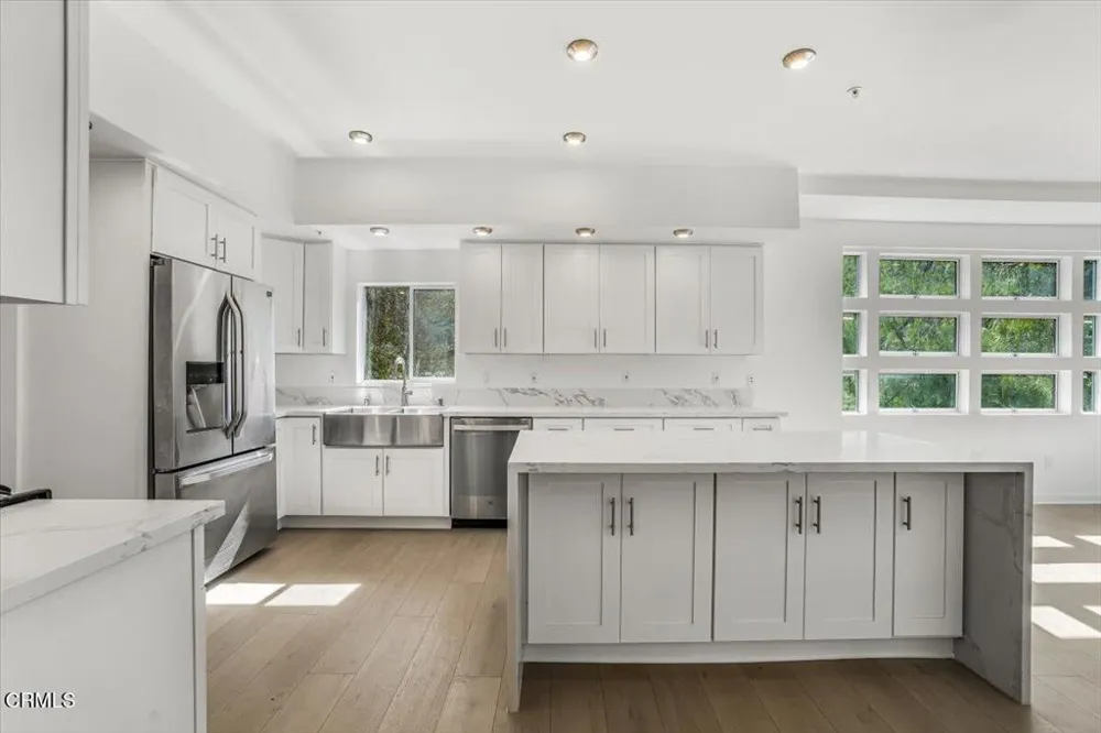 1944 Seminole Drive Agoura Hills, CA 91301