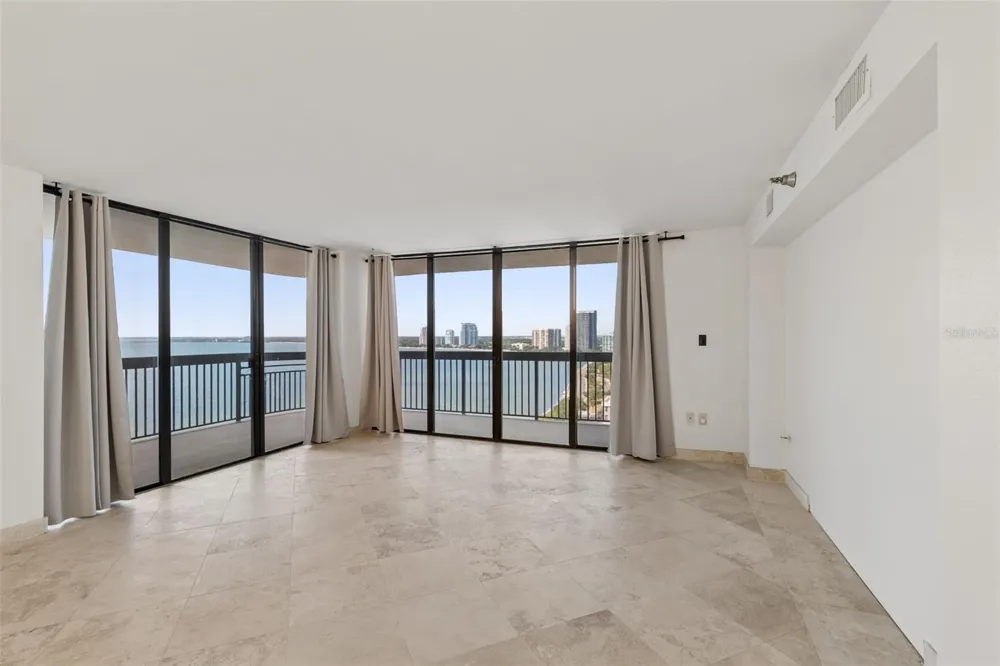 2413 BAYSHORE BOULEVARD #1904 Tampa, FL 33629