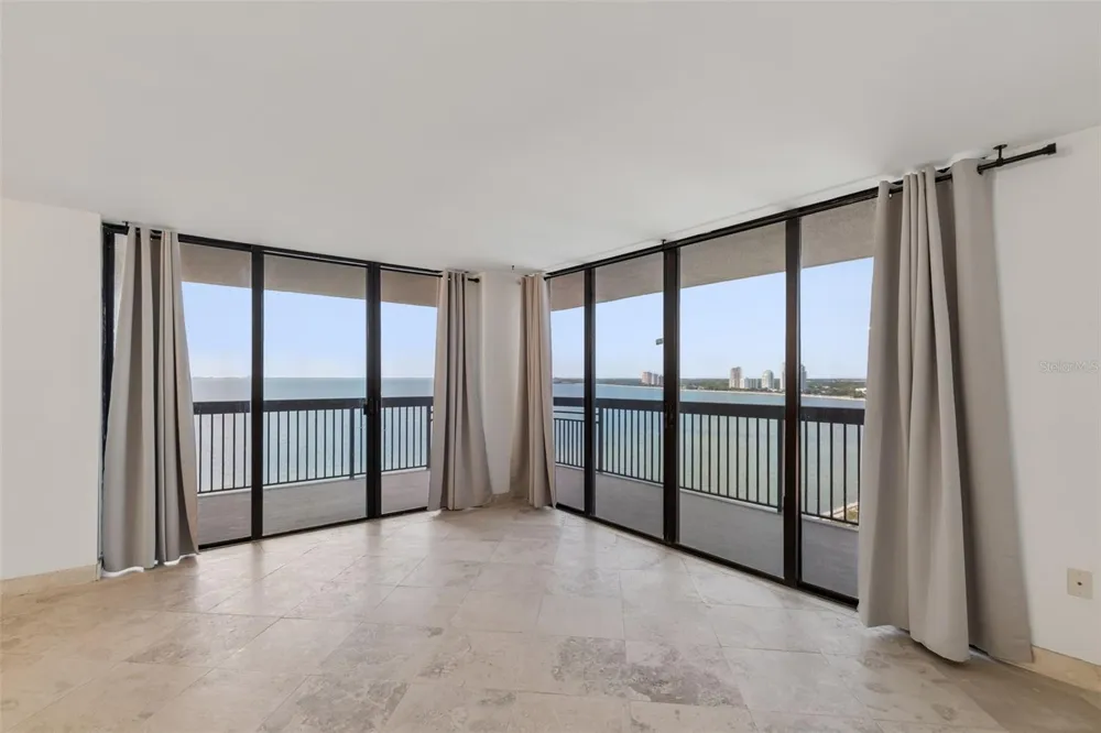 2413 BAYSHORE BOULEVARD #1904 Tampa, FL 33629