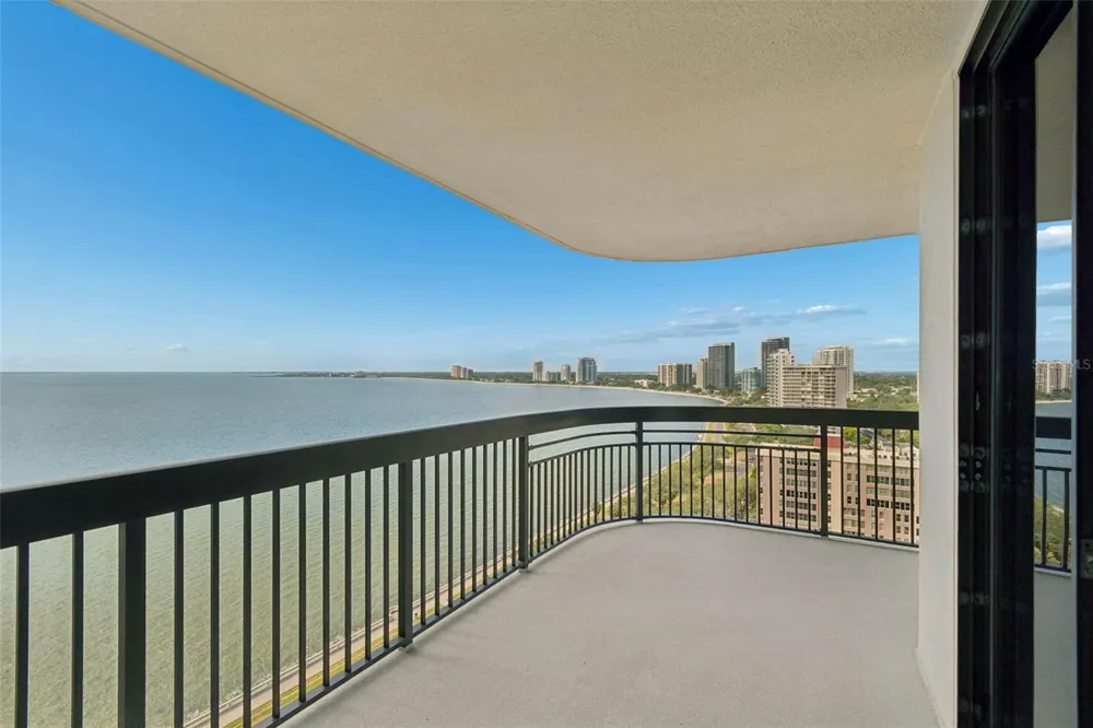 2413 BAYSHORE BOULEVARD #1904 Tampa, FL 33629