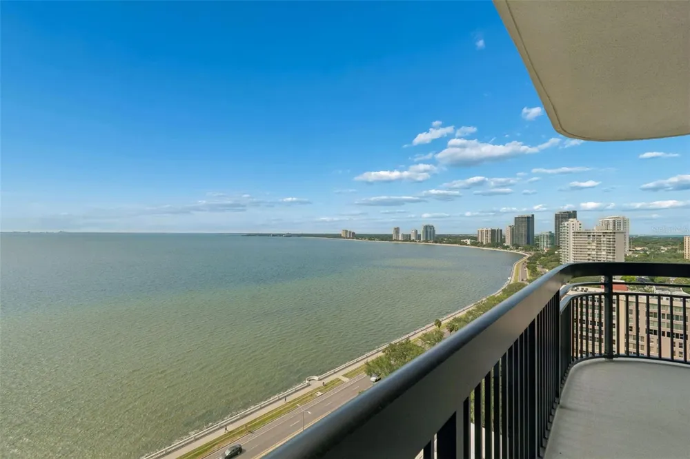 2413 BAYSHORE BOULEVARD #1904 Tampa, FL 33629