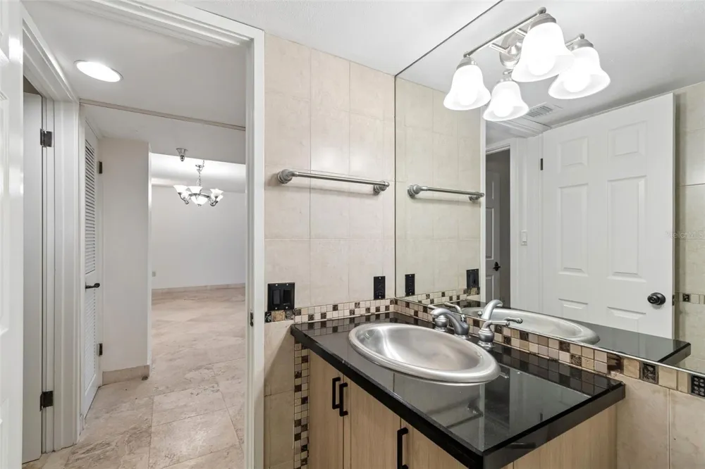 2413 BAYSHORE BOULEVARD #1904 Tampa, FL 33629