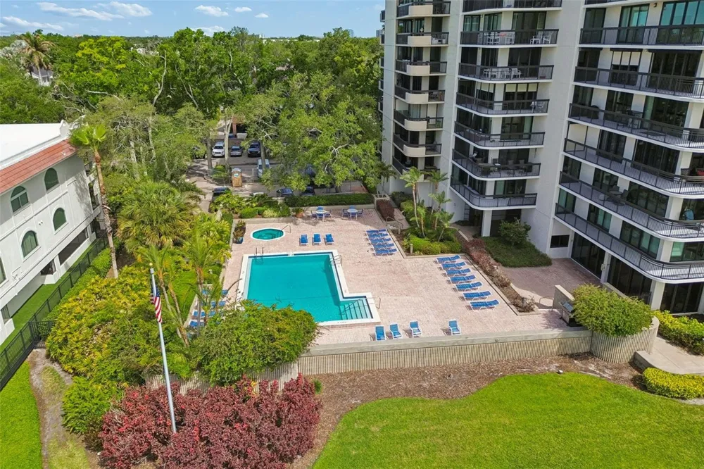 2413 BAYSHORE BOULEVARD #1904 Tampa, FL 33629