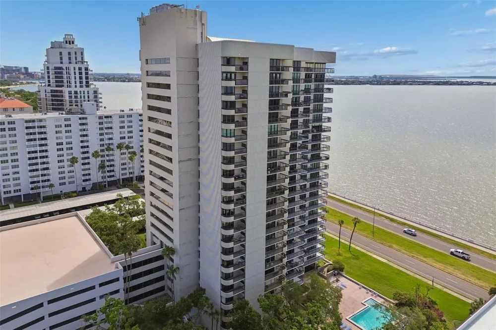 2413 BAYSHORE BOULEVARD #1904 Tampa, FL 33629