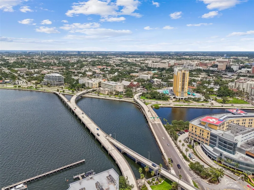 2413 BAYSHORE BOULEVARD #1904 Tampa, FL 33629