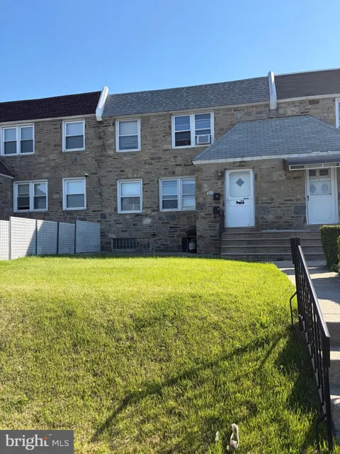 3021 TYSON AVENUE #1