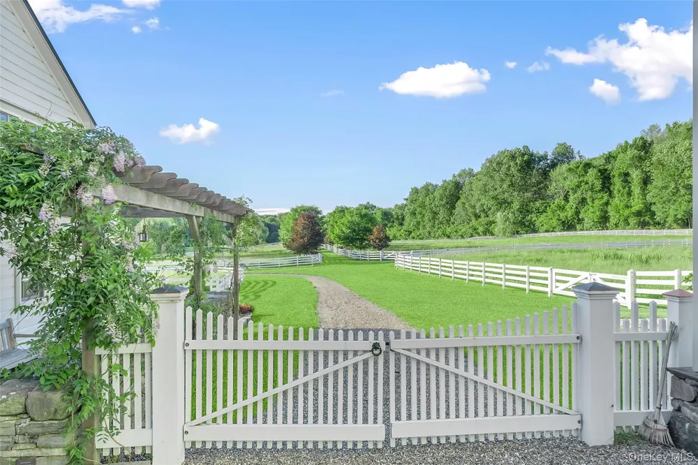47 White Bridge Rd Chatham, NY 12136