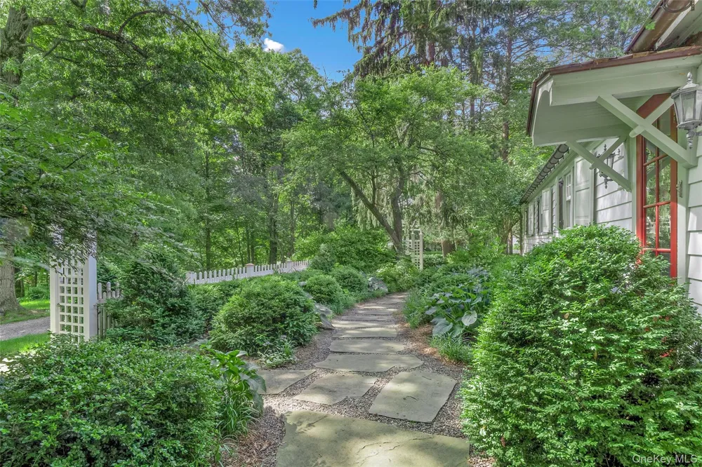 47 White Bridge Rd Chatham, NY 12136