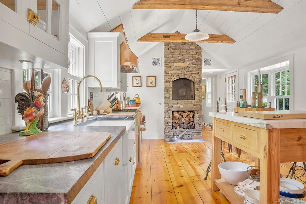 47 White Bridge Rd Chatham, NY 12136