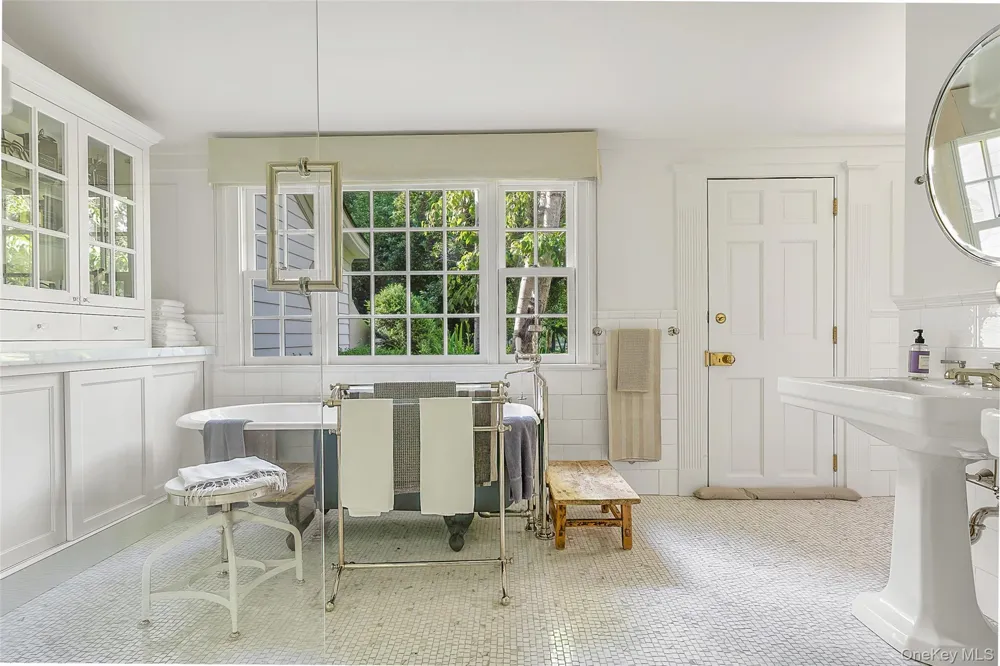 47 White Bridge Rd Chatham, NY 12136