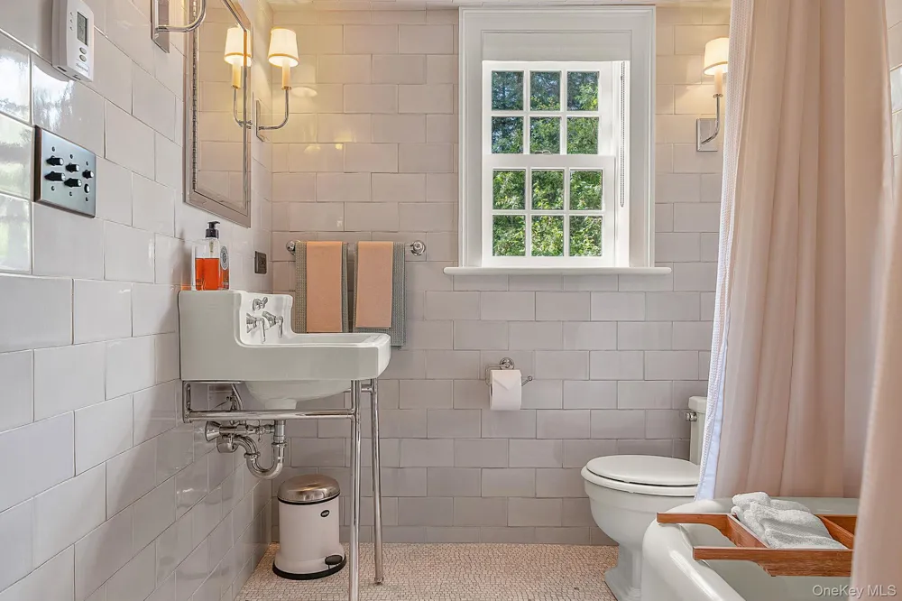 47 White Bridge Rd Chatham, NY 12136