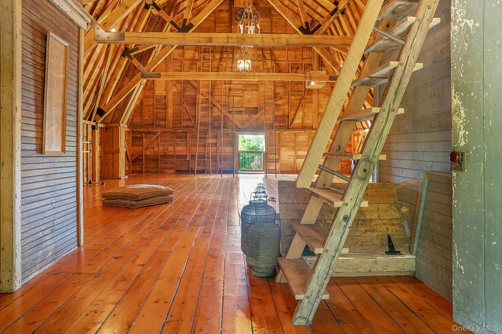 47 White Bridge Rd Chatham, NY 12136