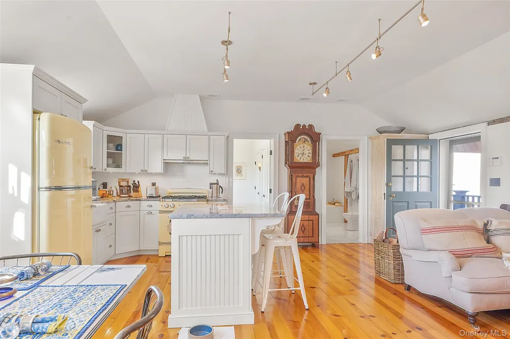 47 White Bridge Rd Chatham, NY 12136