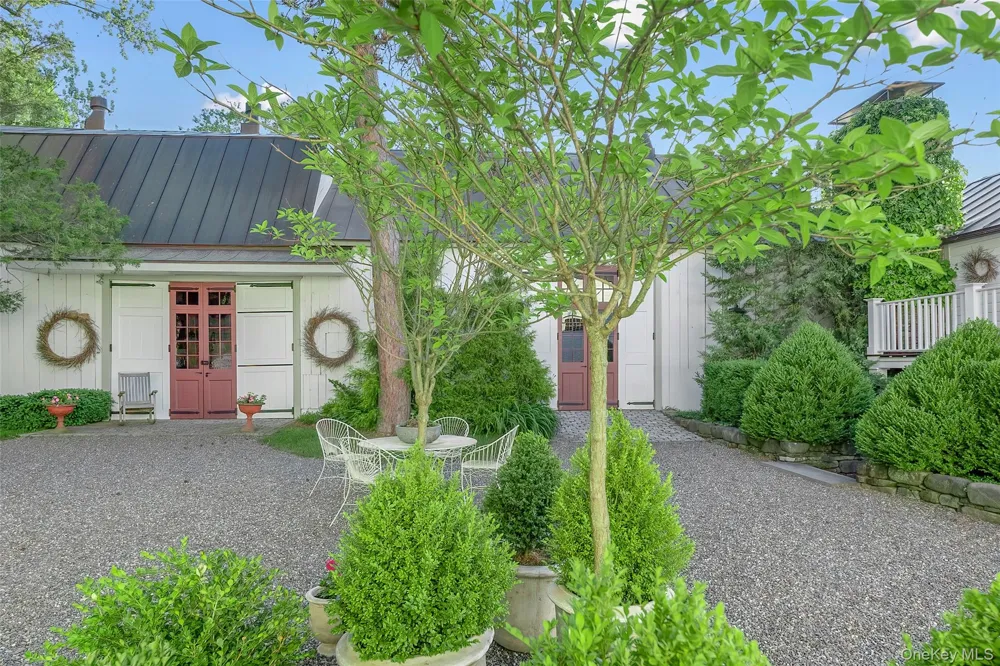 47 White Bridge Rd Chatham, NY 12136